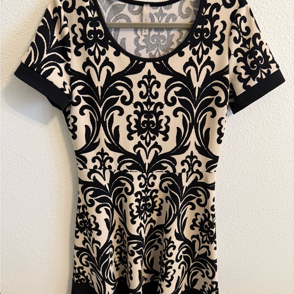 Gilli Monochrome Patterned Blouse - image 1